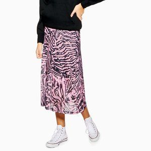 💫2 for $48 | NWOT Topshop Animal Print Skirt